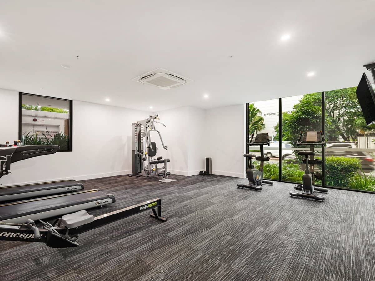 18 Remembrance Drive, SURFERS PARADISE - Thumbnail 12