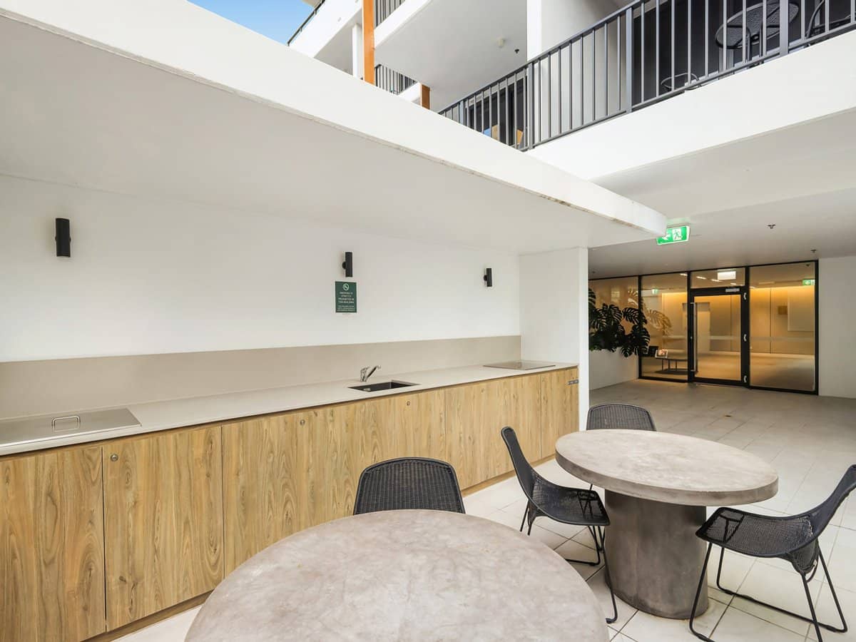 18 Remembrance Drive, SURFERS PARADISE - Thumbnail 15