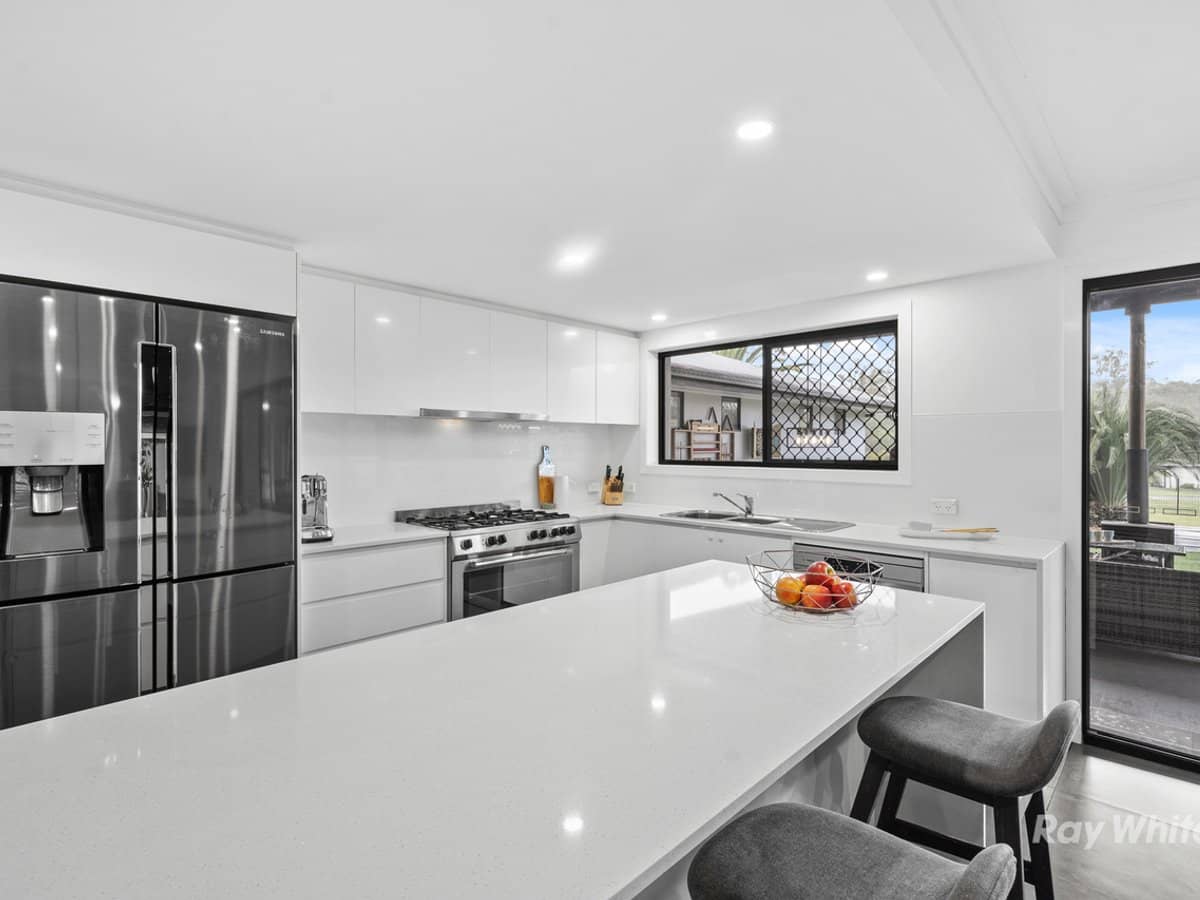 52 Sungold Road, CHAMBERS FLAT - Thumbnail 4