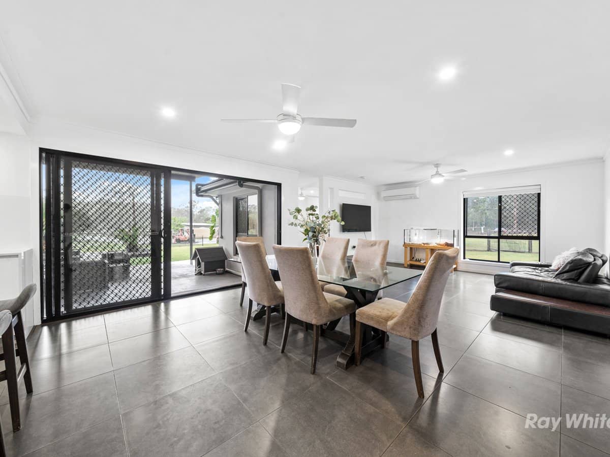 52 Sungold Road, CHAMBERS FLAT - Thumbnail 5