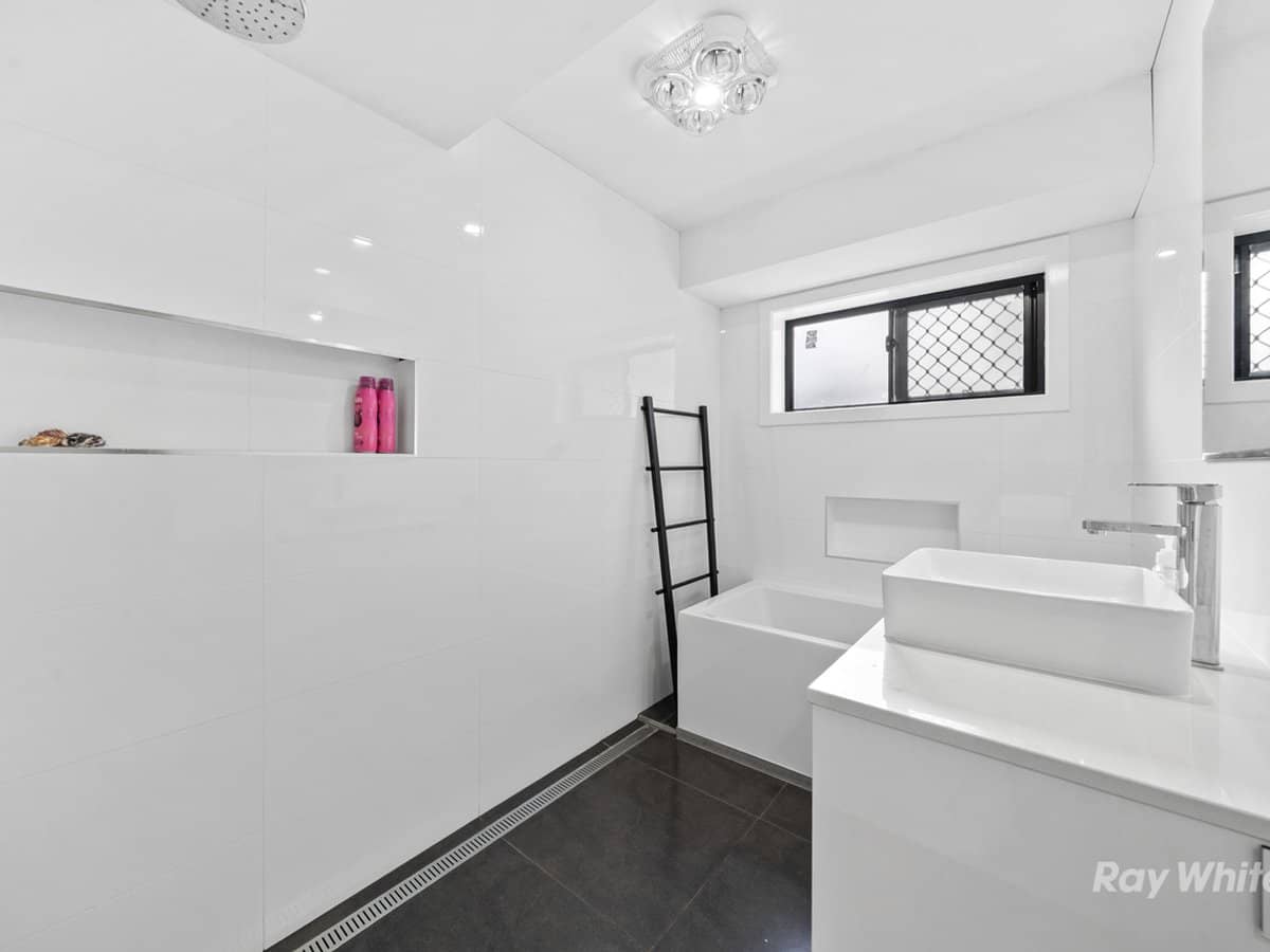 52 Sungold Road, CHAMBERS FLAT - Thumbnail 12