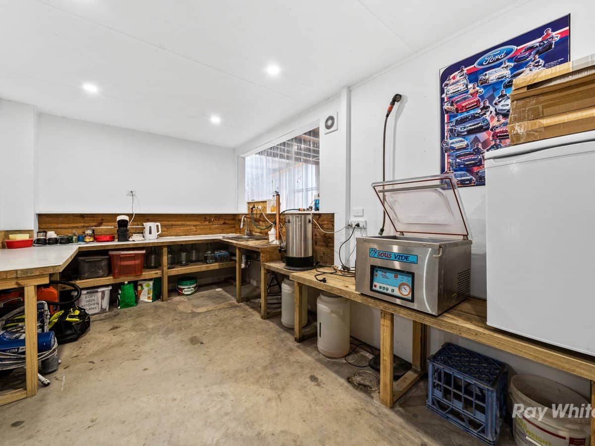 52 Sungold Road, CHAMBERS FLAT - Thumbnail 24