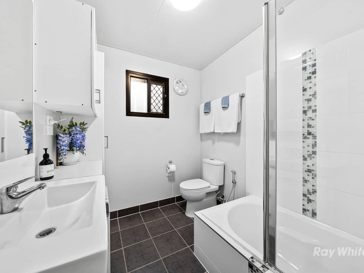 52 Sungold Road, CHAMBERS FLAT - Thumbnail 27