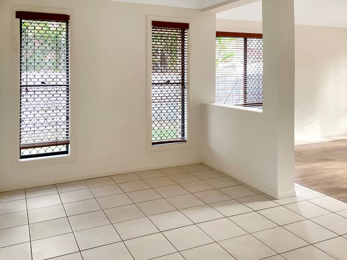 33 Eden Crescent, SPRINGFIELD LAKES - Thumbnail 4