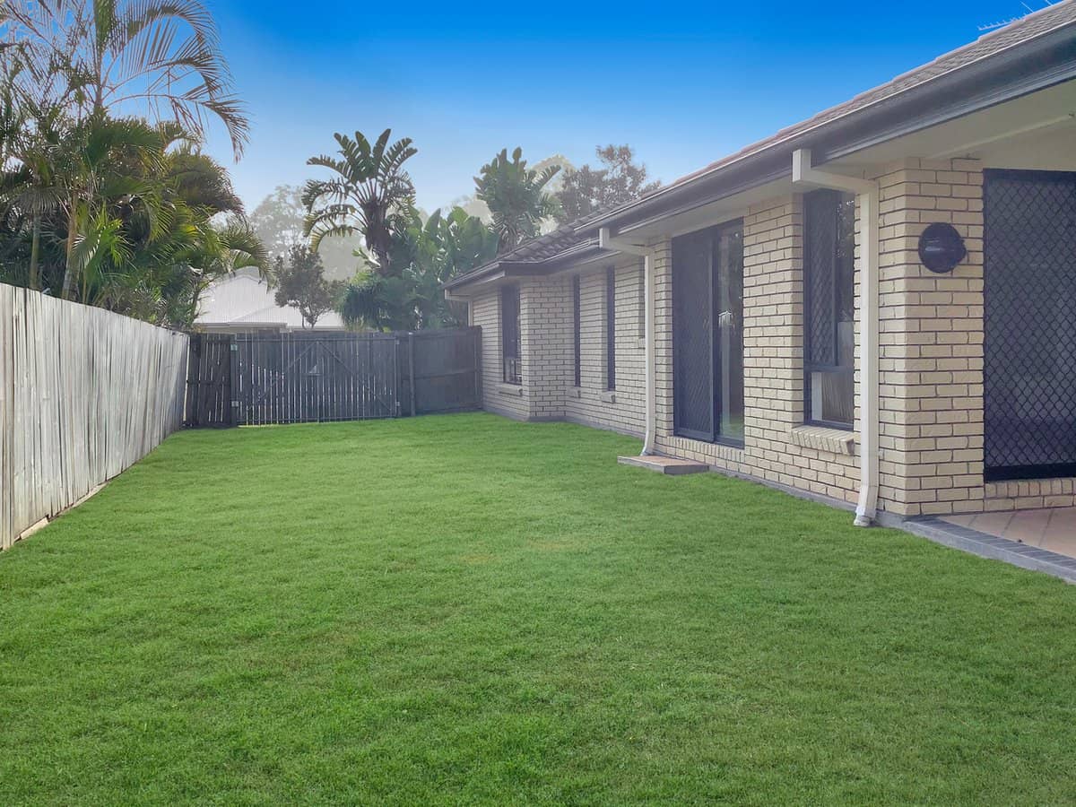 33 Eden Crescent, SPRINGFIELD LAKES - Thumbnail 11