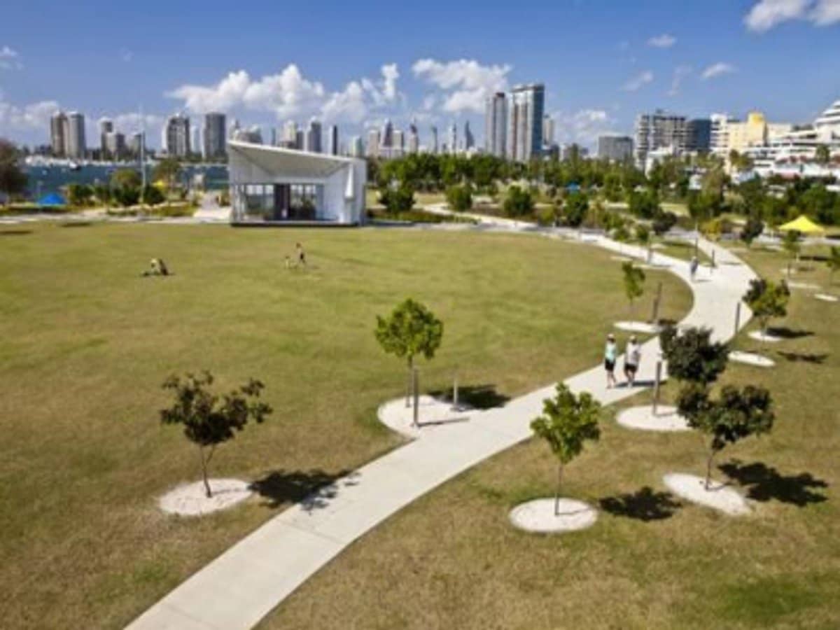 300 Marine Parade, LABRADOR - Thumbnail 6