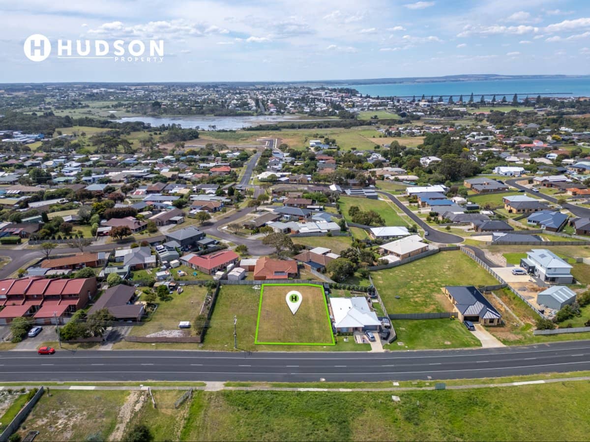 242 Edgar Street, PORTLAND - Thumbnail 1