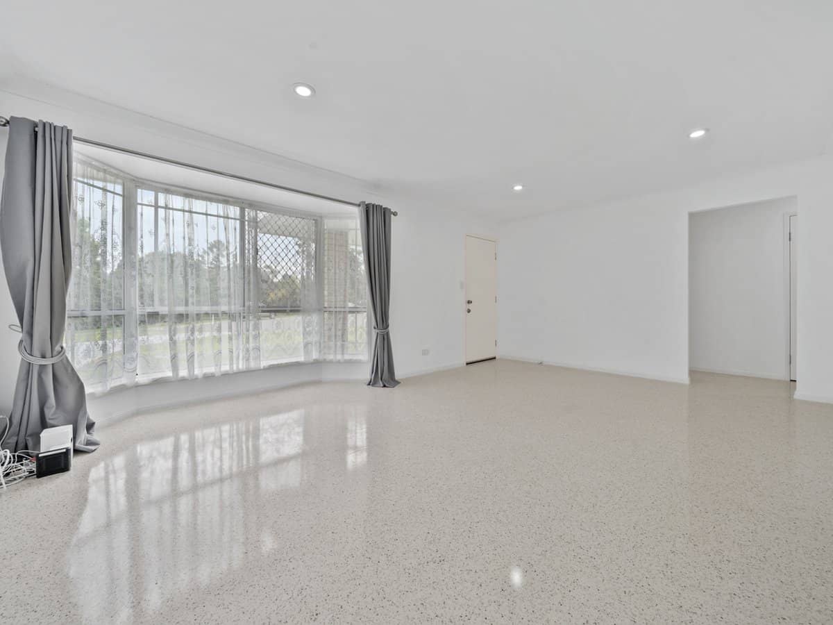 1 Bower Road, EAGLEBY - Thumbnail 2