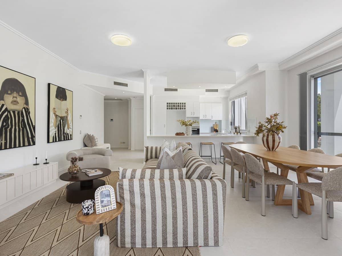 1/34 Riverwalk Avenue, ROBINA - Thumbnail 2