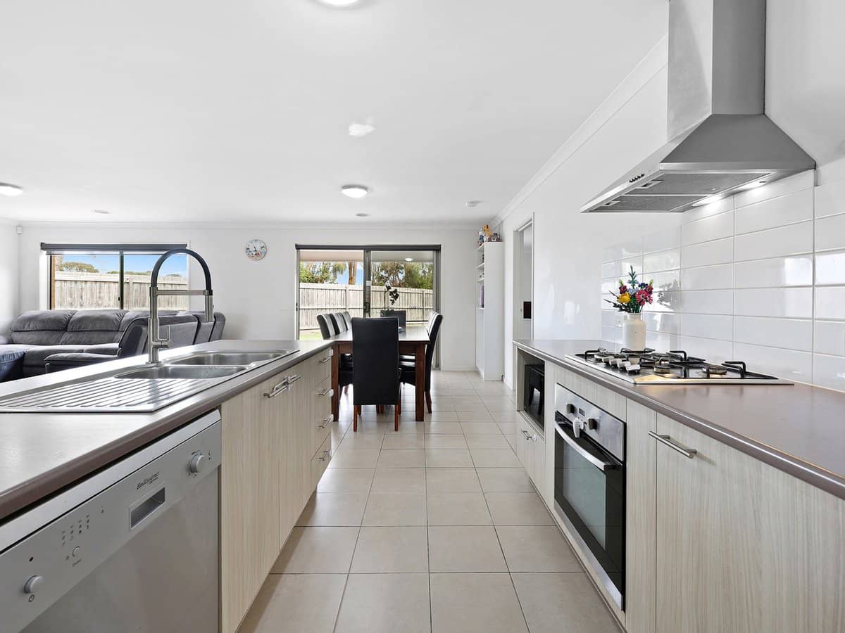 16 Horatio Court, PORTLAND - Thumbnail 3