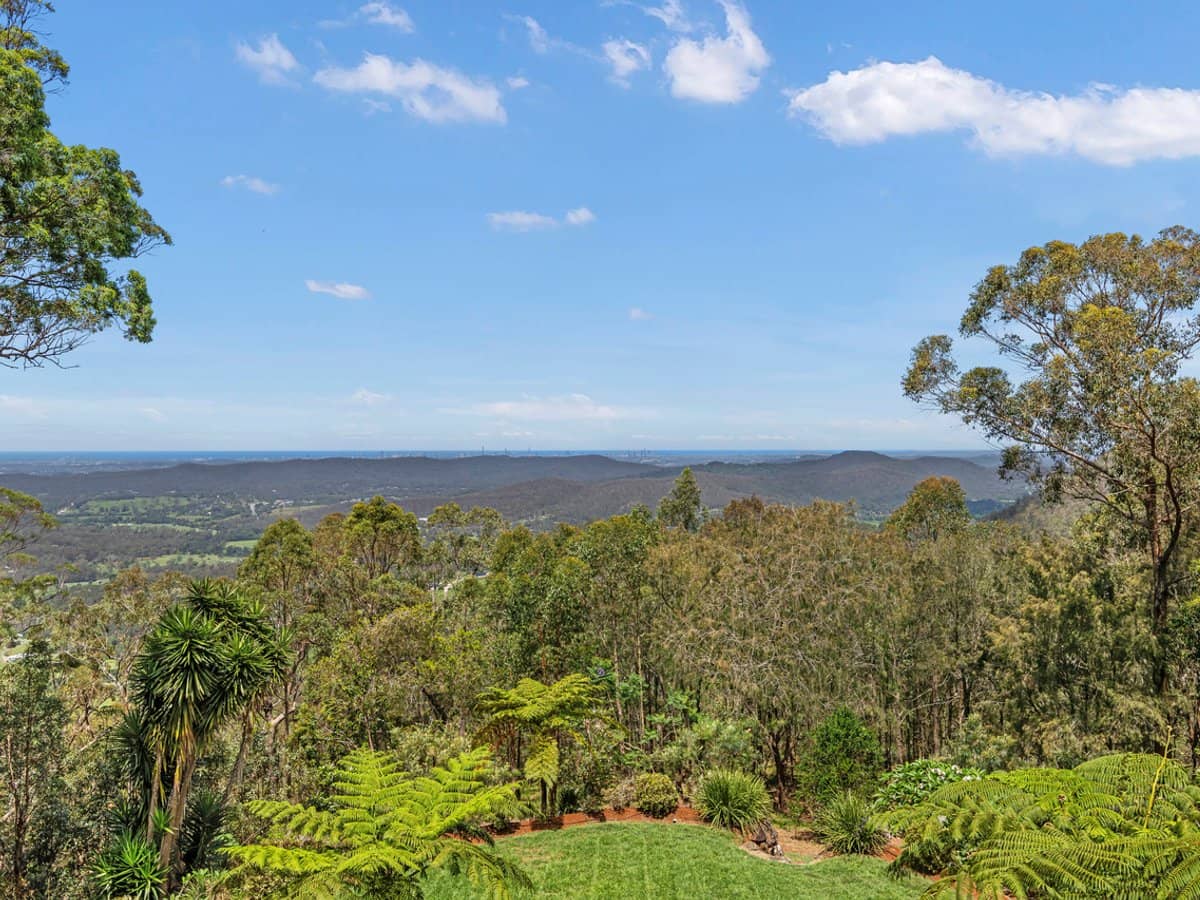 17 Lombok Court, TAMBORINE MOUNTAIN - Thumbnail 3