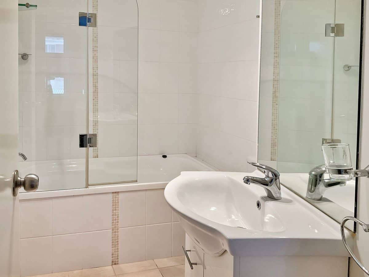 73-79 The Lakes Drive, GLENMORE PARK - Thumbnail 9