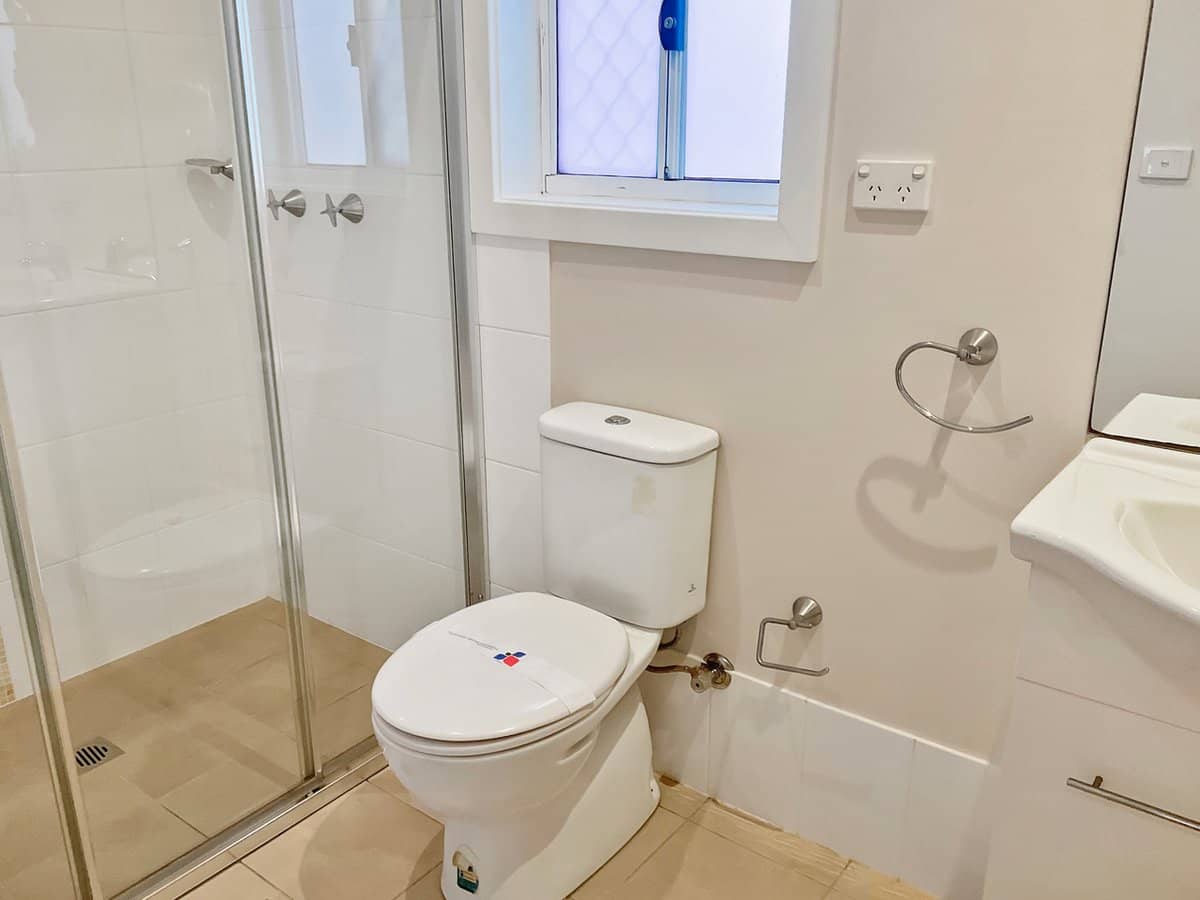 73-79 The Lakes Drive, GLENMORE PARK - Thumbnail 11