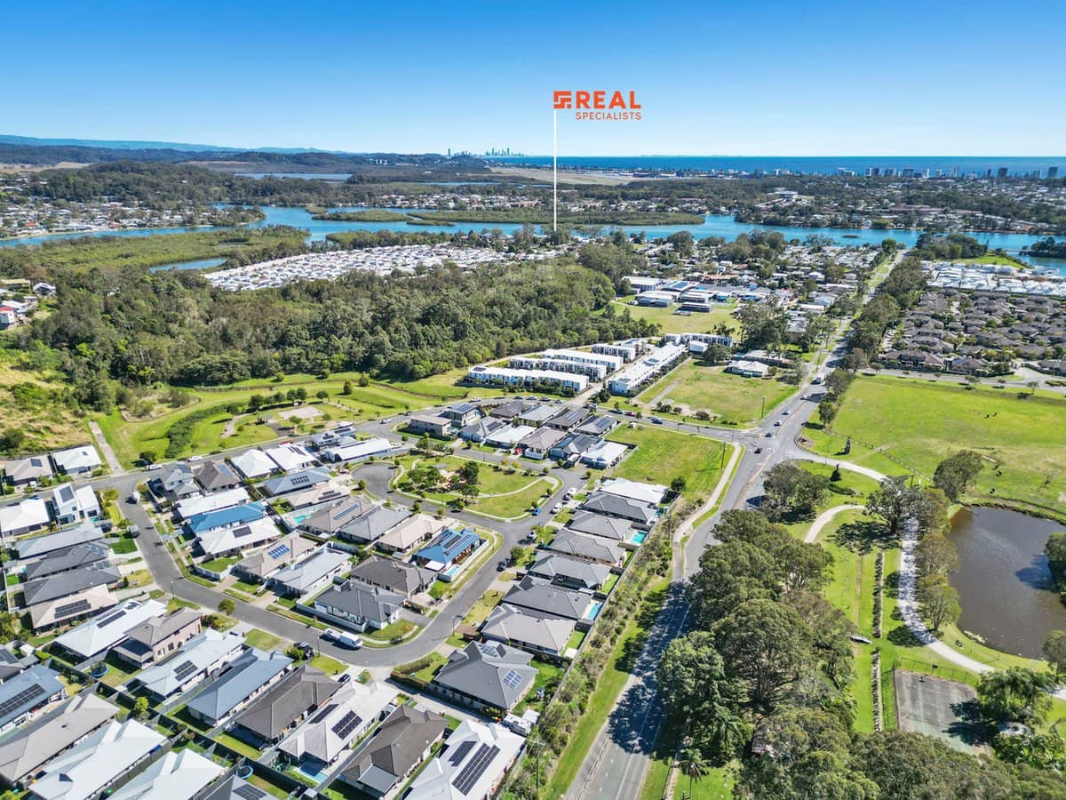 34 Philp Parade, TWEED HEADS SOUTH - Thumbnail 28