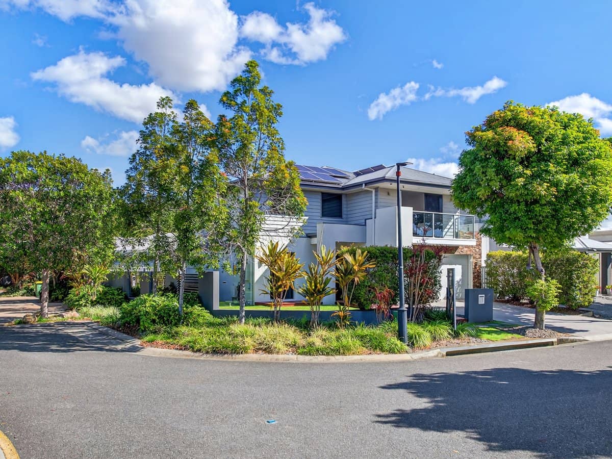 1 Stillwater Court, Hope Island - Thumbnail 3