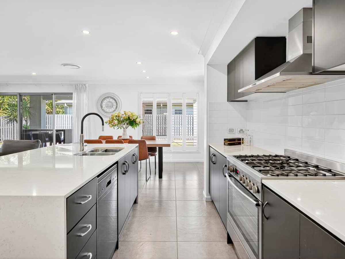 1 Stillwater Court, Hope Island - Thumbnail 7