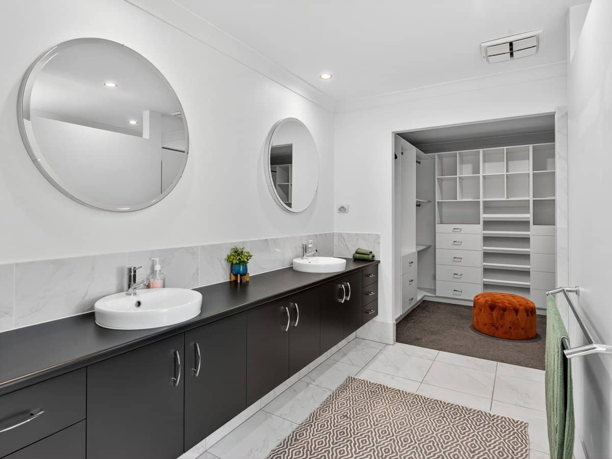 1 Stillwater Court, Hope Island - Thumbnail 25