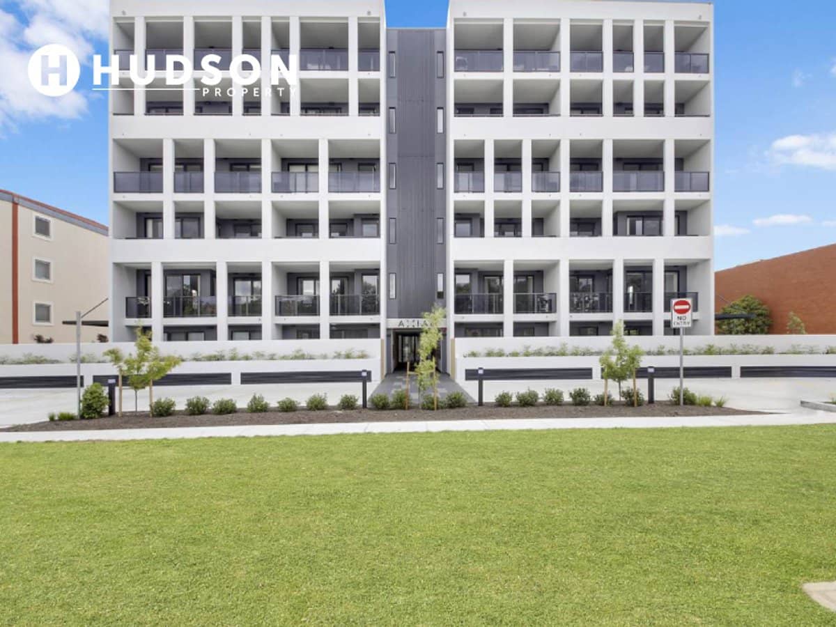 109 Canberra Avenue, GRIFFITH - Thumbnail 1