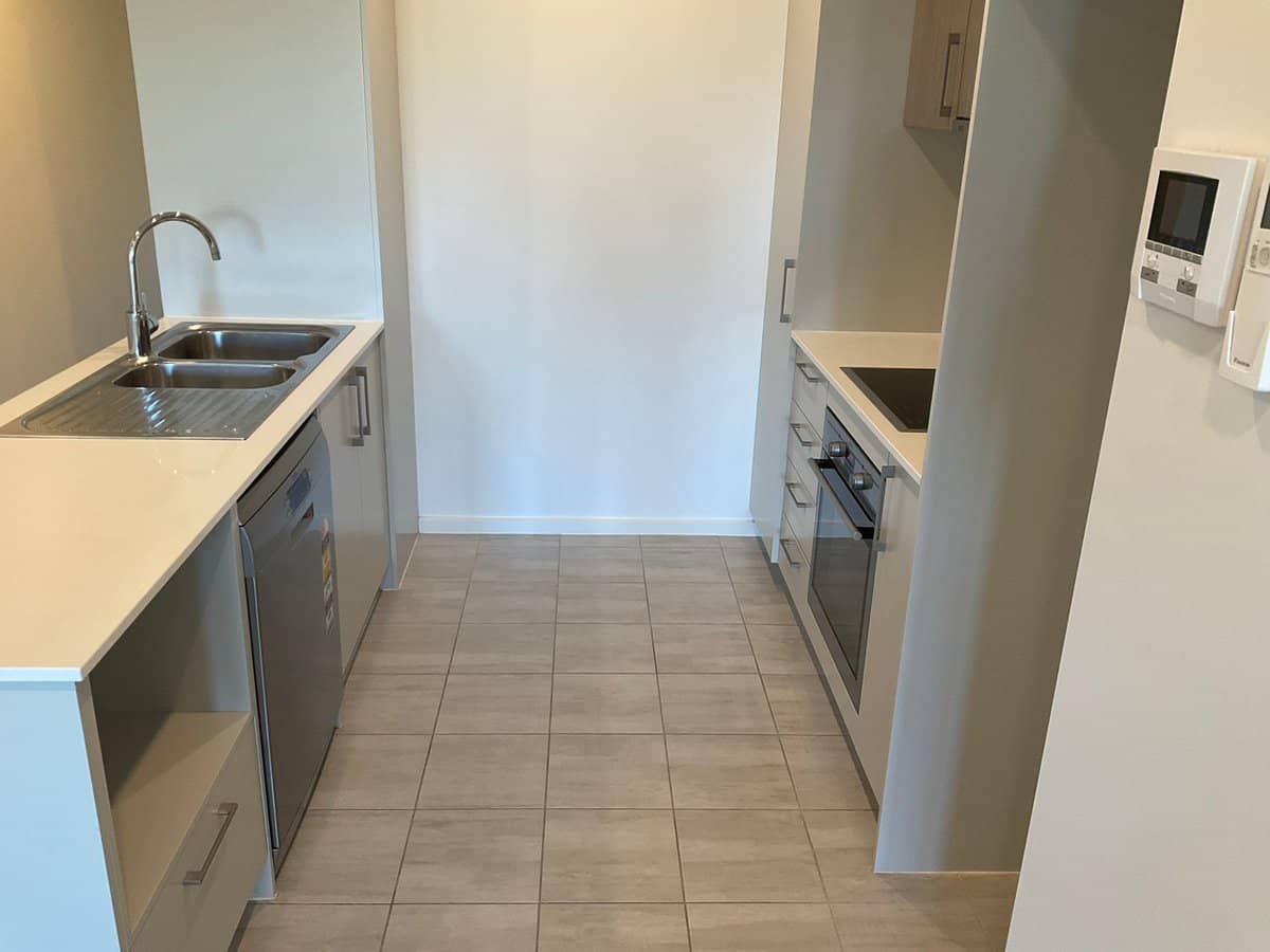 109 Canberra Avenue, GRIFFITH - Thumbnail 3