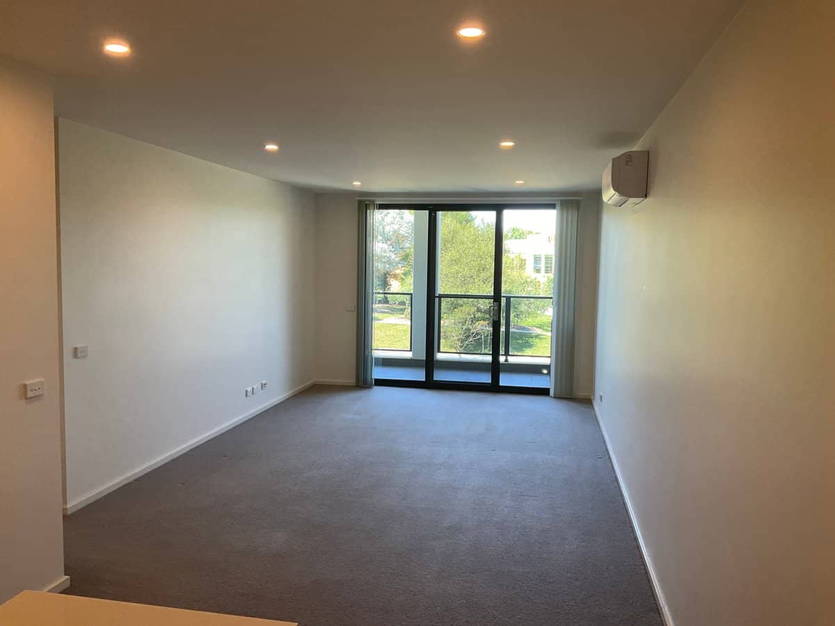 109 Canberra Avenue, GRIFFITH - Thumbnail 4