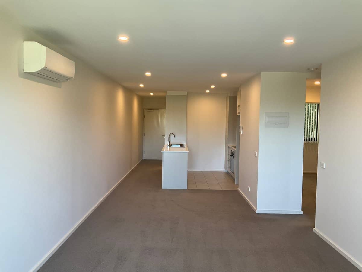 109 Canberra Avenue, GRIFFITH - Thumbnail 5