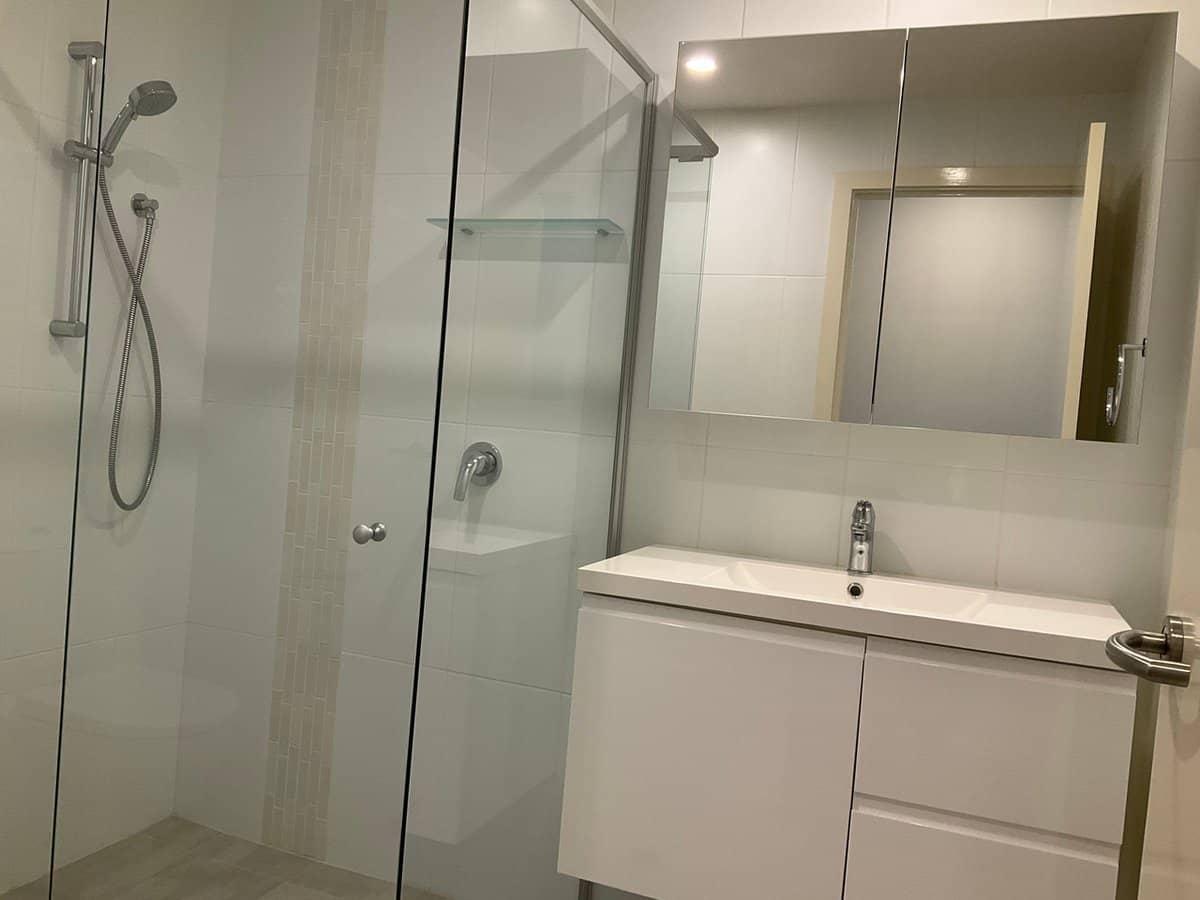 109 Canberra Avenue, GRIFFITH - Thumbnail 6