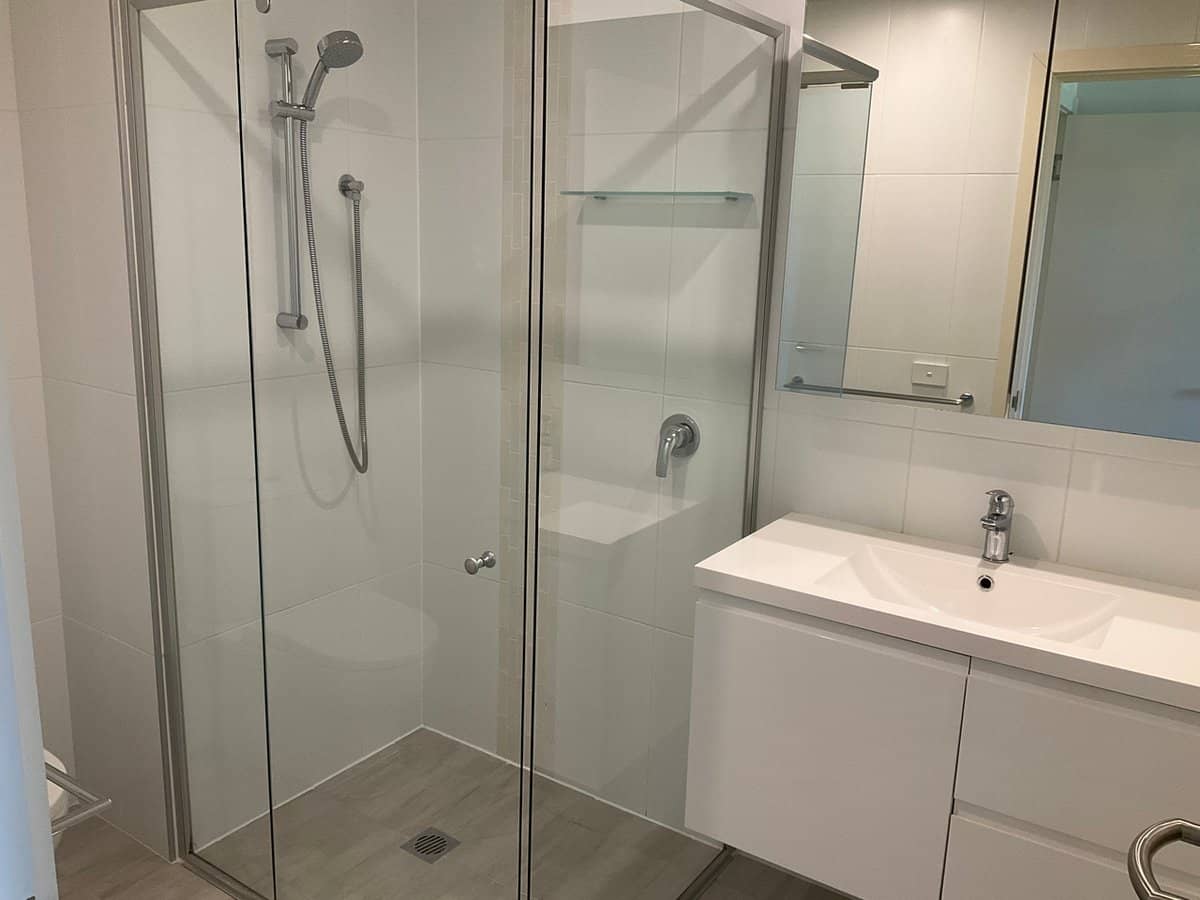 109 Canberra Avenue, GRIFFITH - Thumbnail 7