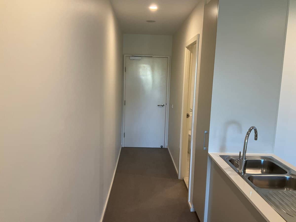 109 Canberra Avenue, GRIFFITH - Thumbnail 10