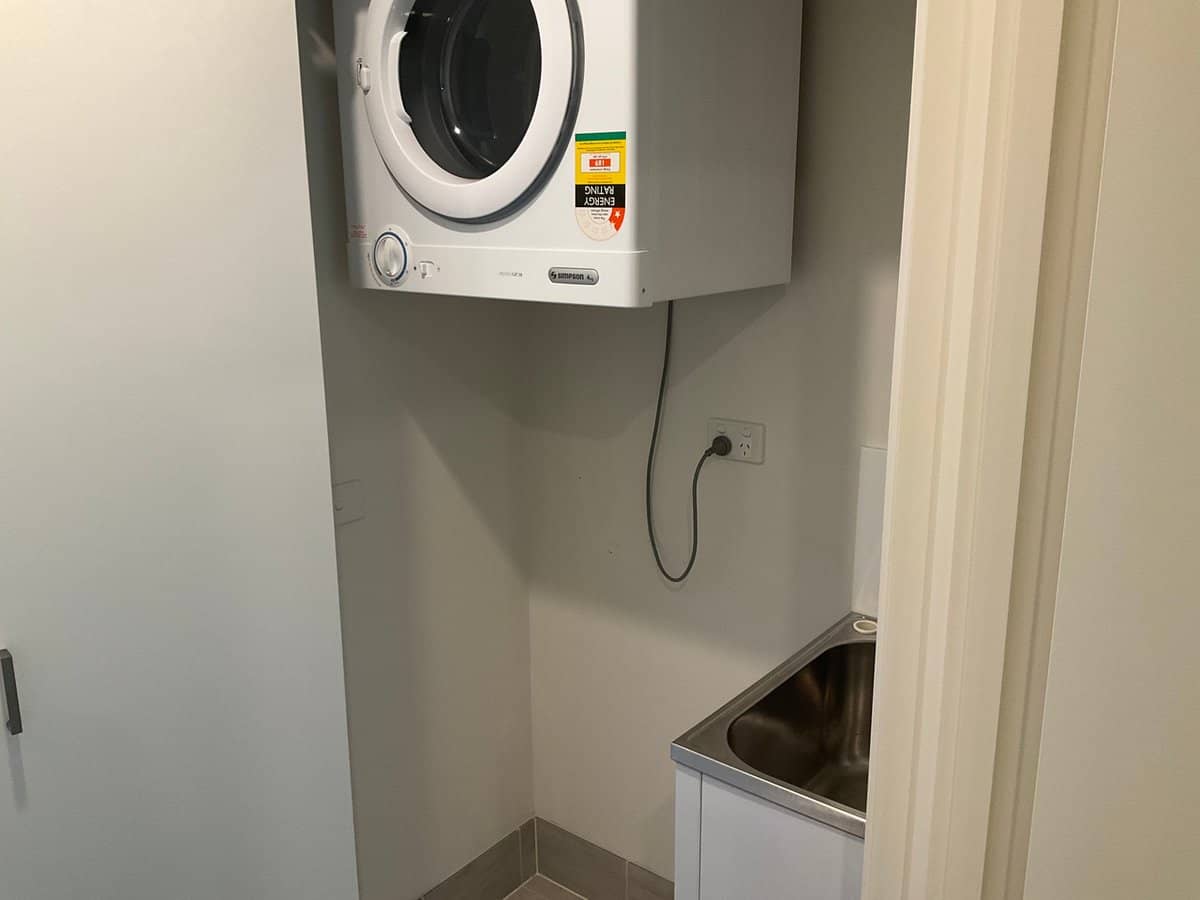 109 Canberra Avenue, GRIFFITH - Thumbnail 11