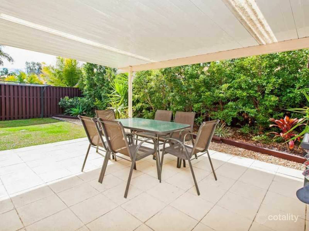 1/24 Thornleigh Crescent, VARSITY LAKES - Thumbnail 2