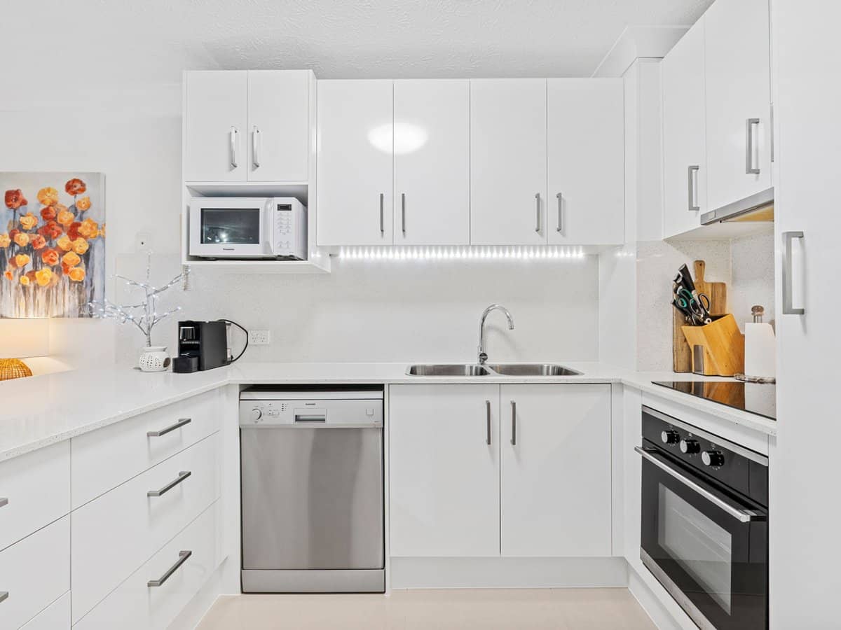 45 Pohlman Street, Southport - Thumbnail 4