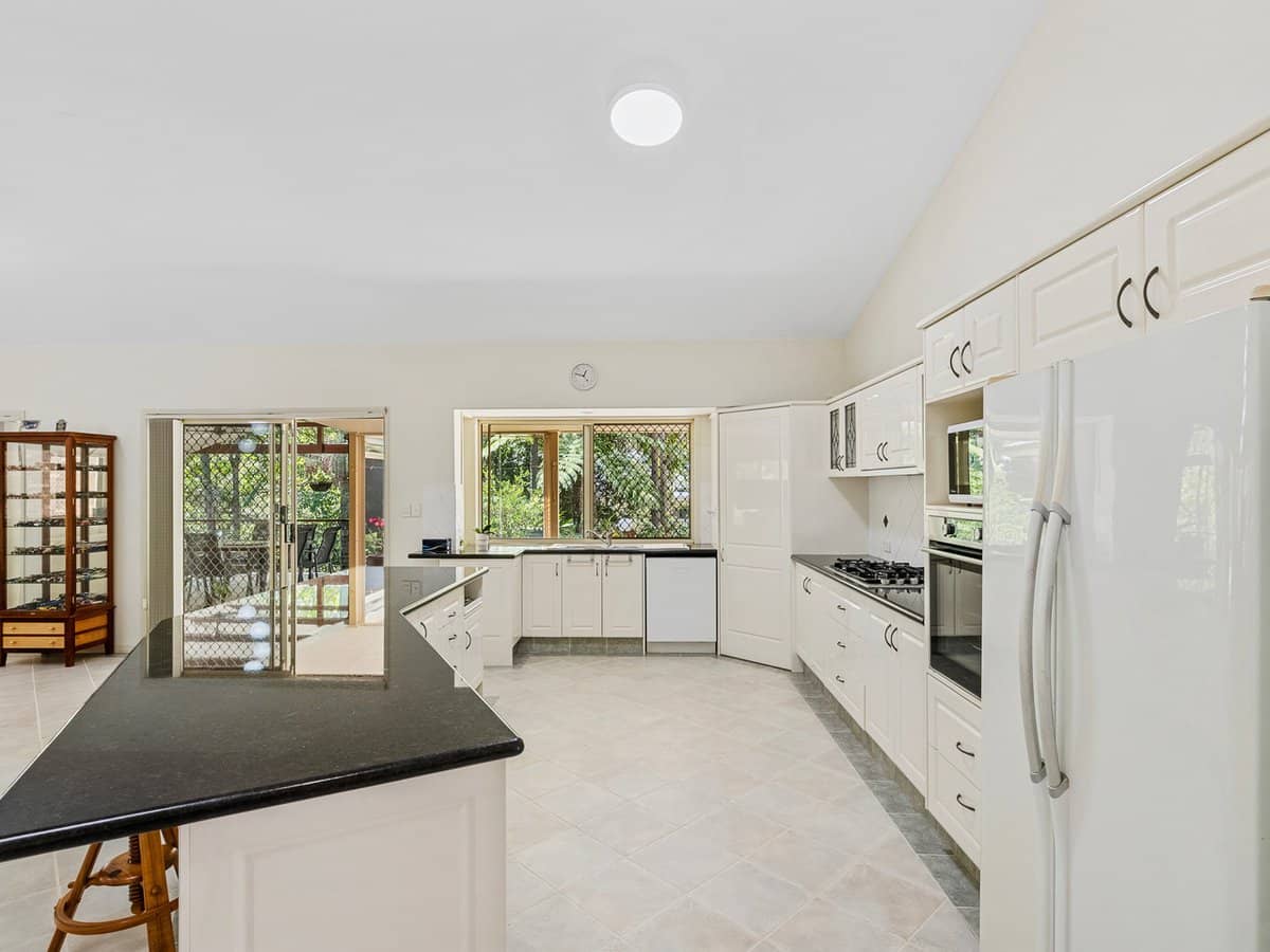 1 Acmena Court, ELANORA - Thumbnail 5