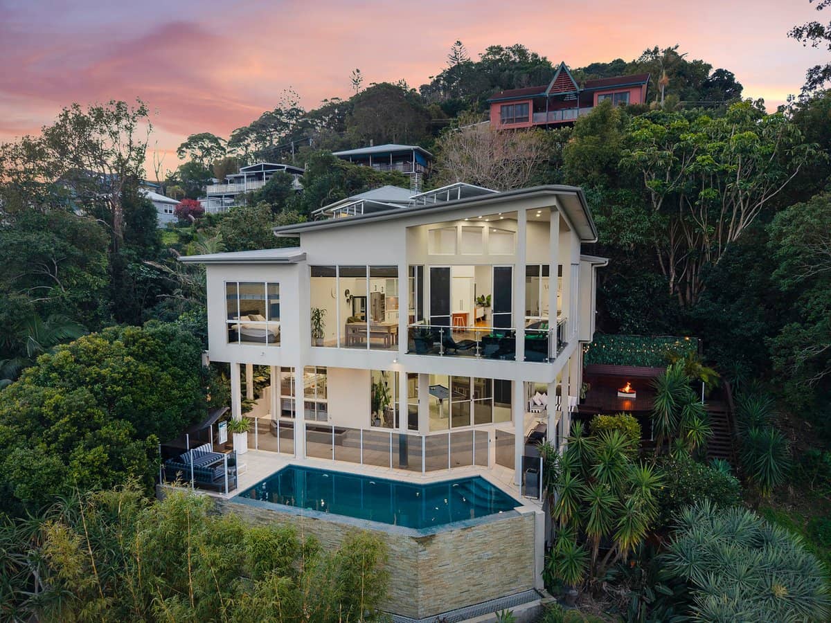 9a Kennedy Drive, TWEED HEADS - Thumbnail 1