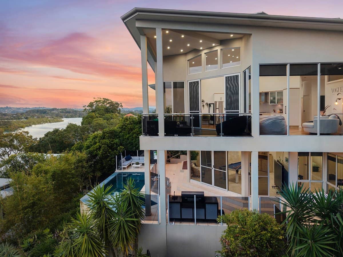 9a Kennedy Drive, TWEED HEADS - Thumbnail 2