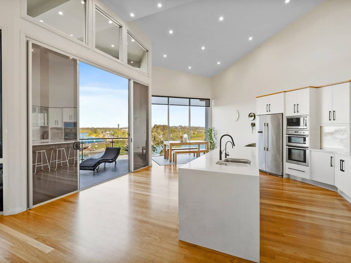 9a Kennedy Drive, TWEED HEADS - Thumbnail 7