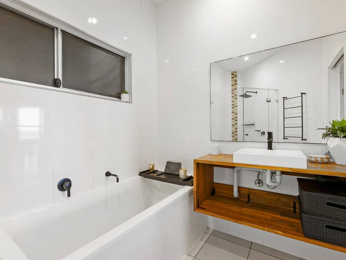 9a Kennedy Drive, TWEED HEADS - Thumbnail 17