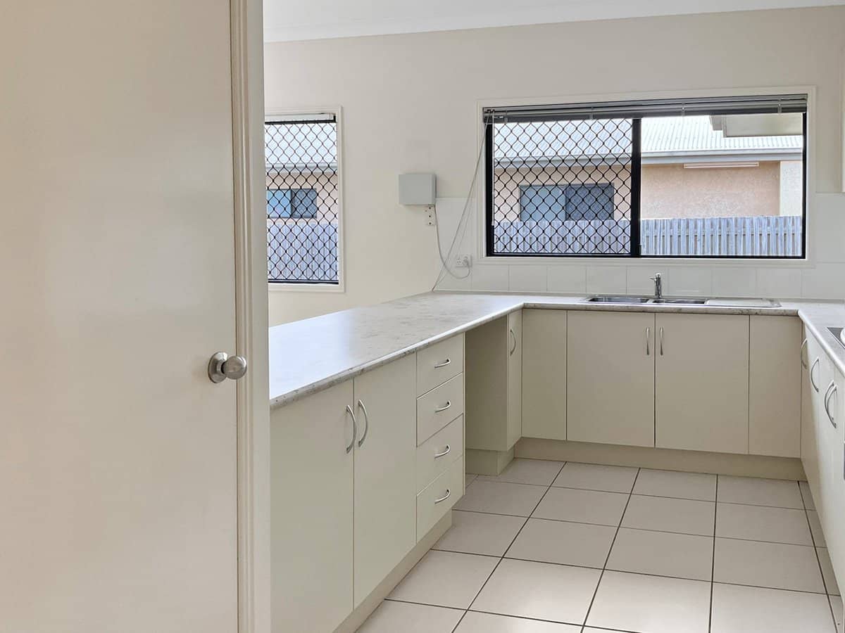 3 Marquise Circuit, BURDELL - Thumbnail 4