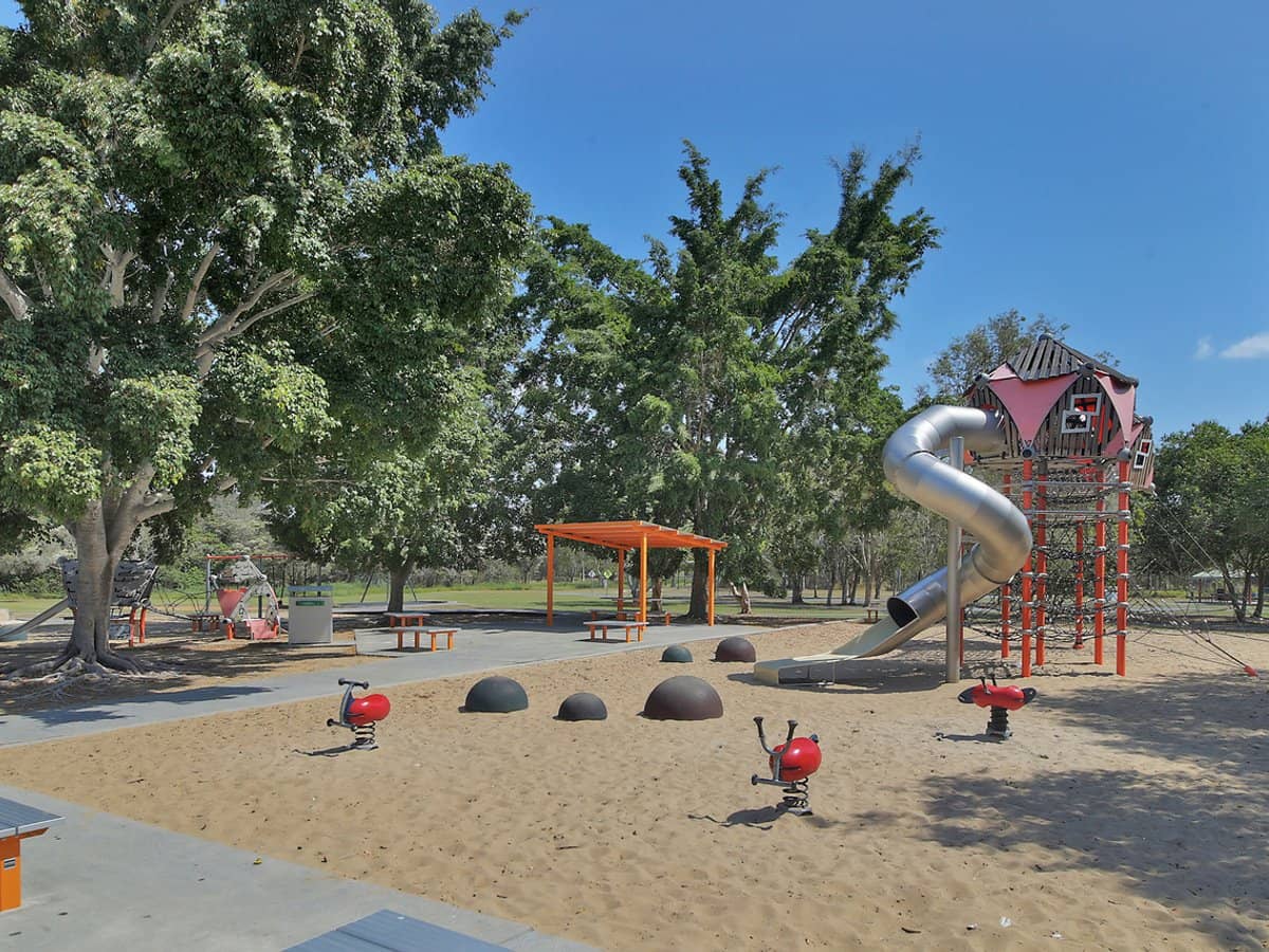 52 Royena Court, CRESTMEAD - Thumbnail 15