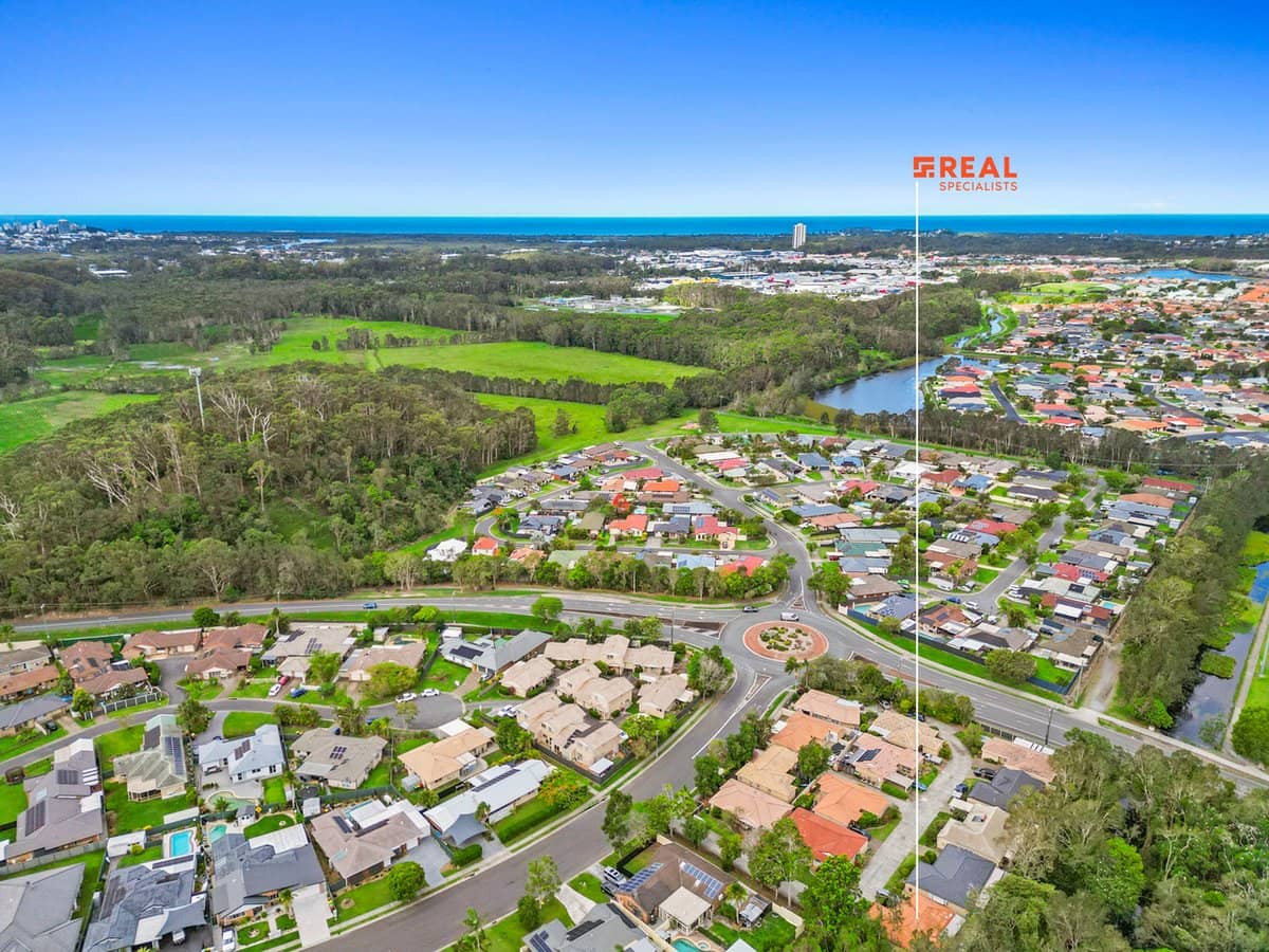 2 Vintage Lakes Drive, TWEED HEADS SOUTH - Thumbnail 15