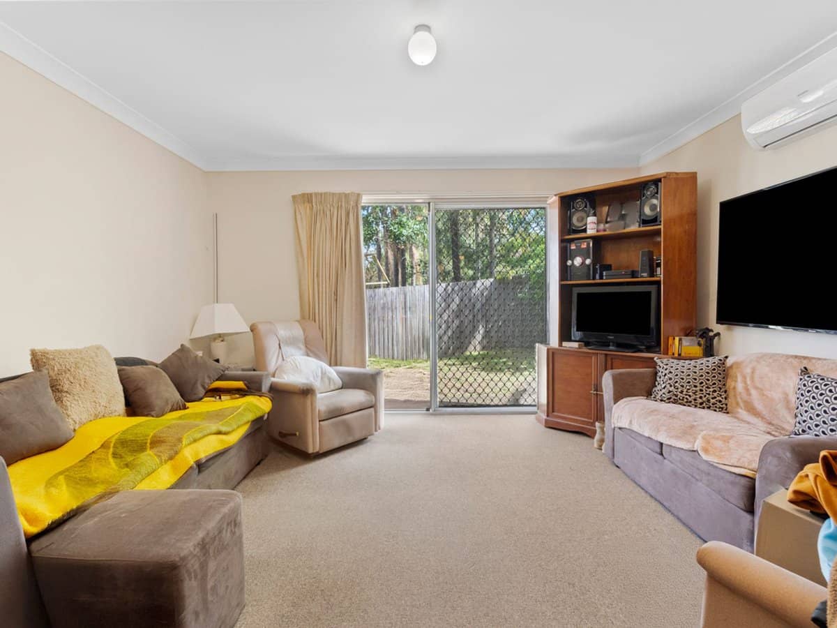 50 Castile Crescent, EDENS LANDING - Thumbnail 2