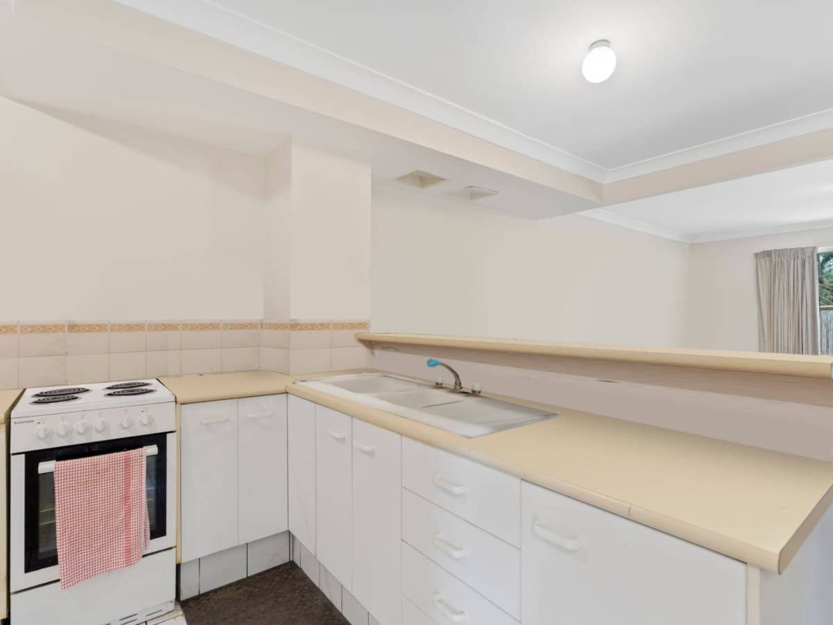 50 Castile Crescent, EDENS LANDING - Thumbnail 3