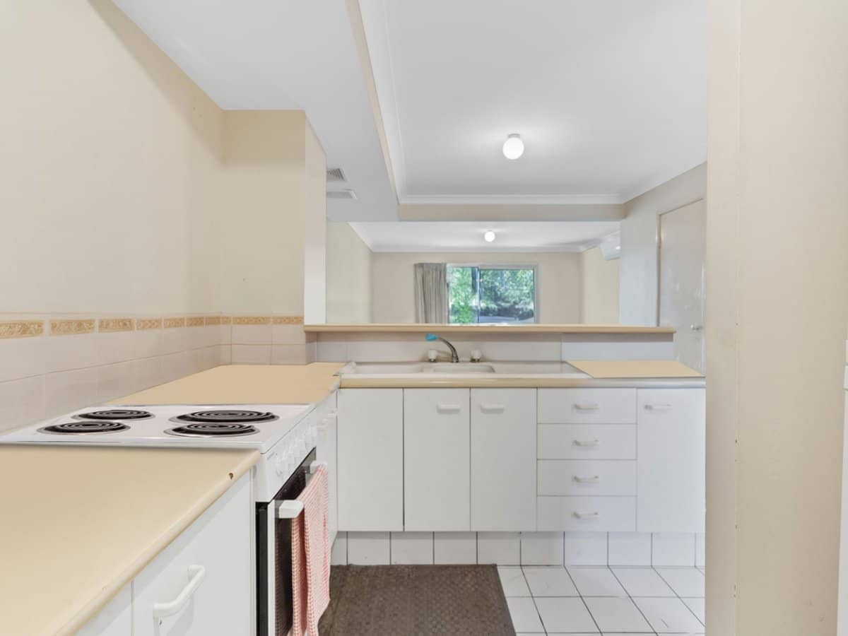 50 Castile Crescent, EDENS LANDING - Thumbnail 4