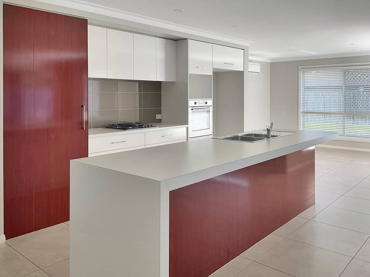 38 Trevean Drive, KLEINTON - Thumbnail 2