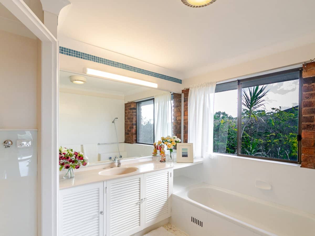 32 Tongarra Drive, OCEAN SHORES - Thumbnail 26