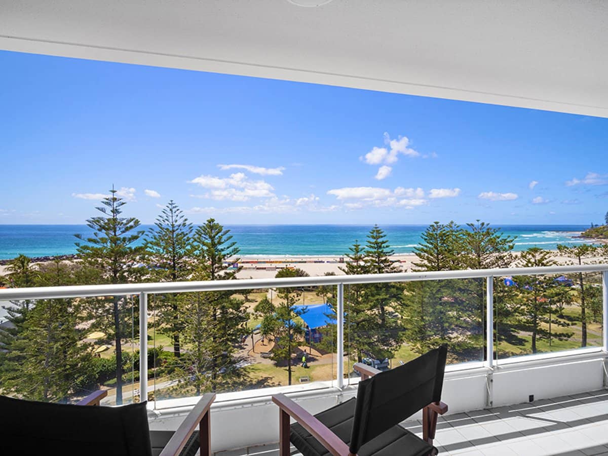 62 Marine Parade, COOLANGATTA - Thumbnail 1
