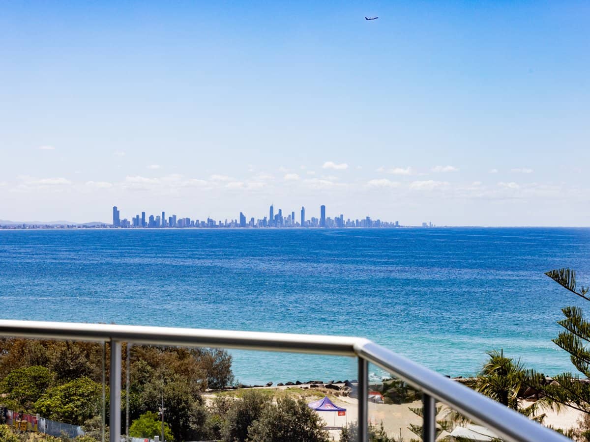 62 Marine Parade, COOLANGATTA - Thumbnail 5