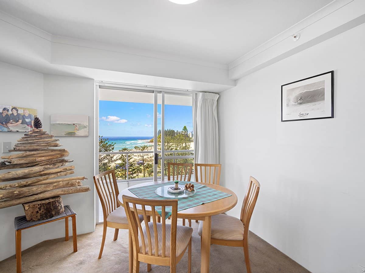 62 Marine Parade, COOLANGATTA - Thumbnail 6