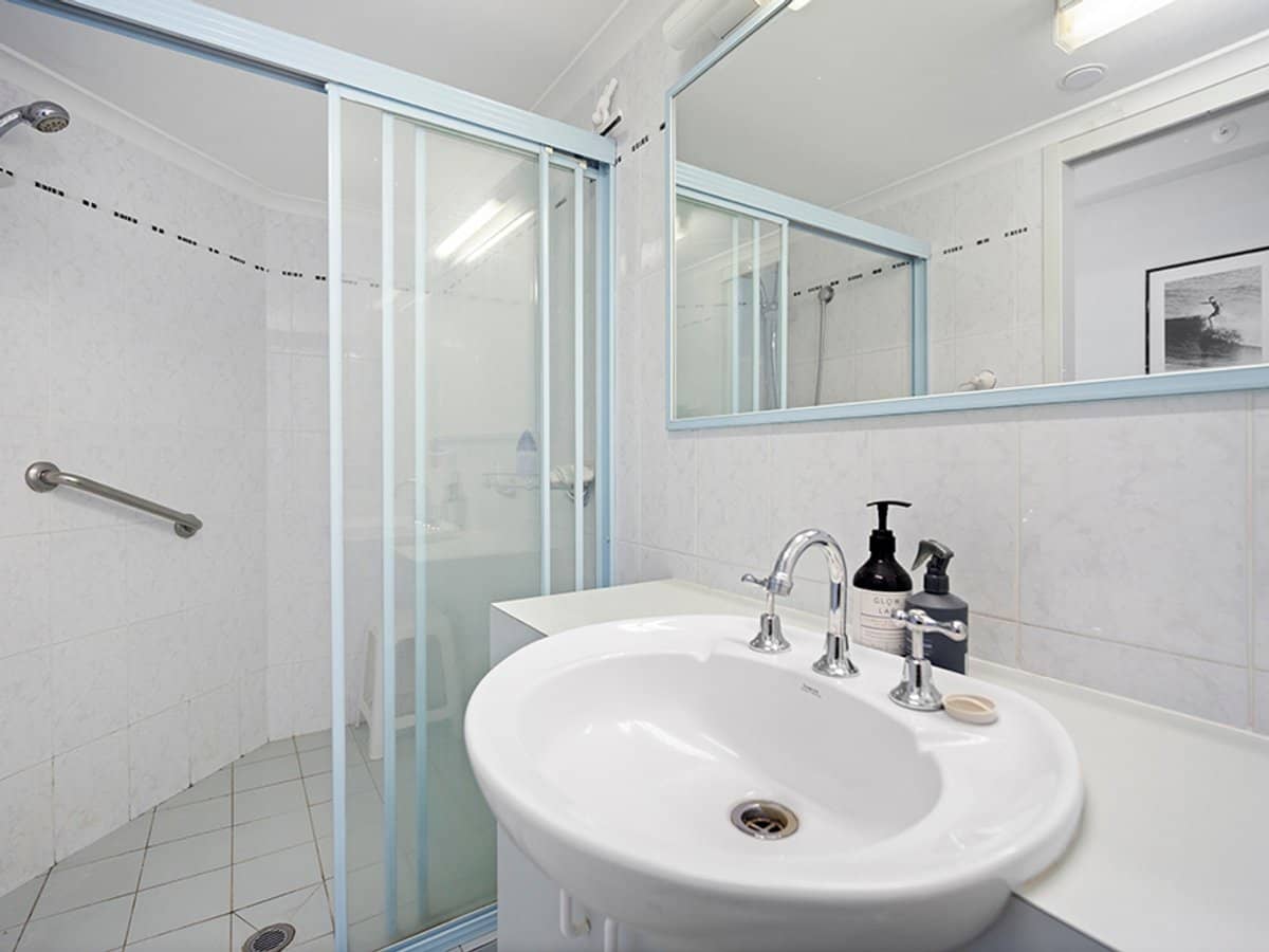 62 Marine Parade, COOLANGATTA - Thumbnail 14