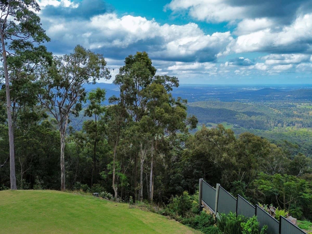 21 Wildflower Court, TAMBORINE MOUNTAIN - Thumbnail 1
