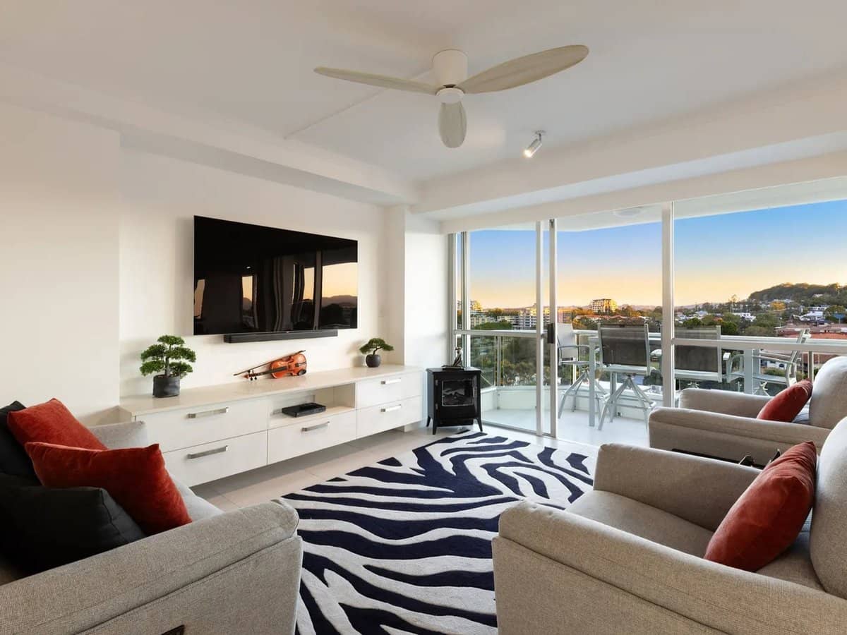 62-68 Marine Parade, COOLANGATTA - Thumbnail 2